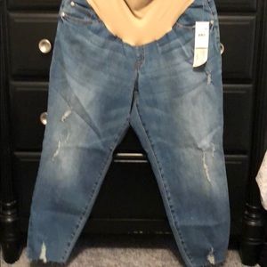 NWT Motherhood Maternity Cropped Distressed Jeans